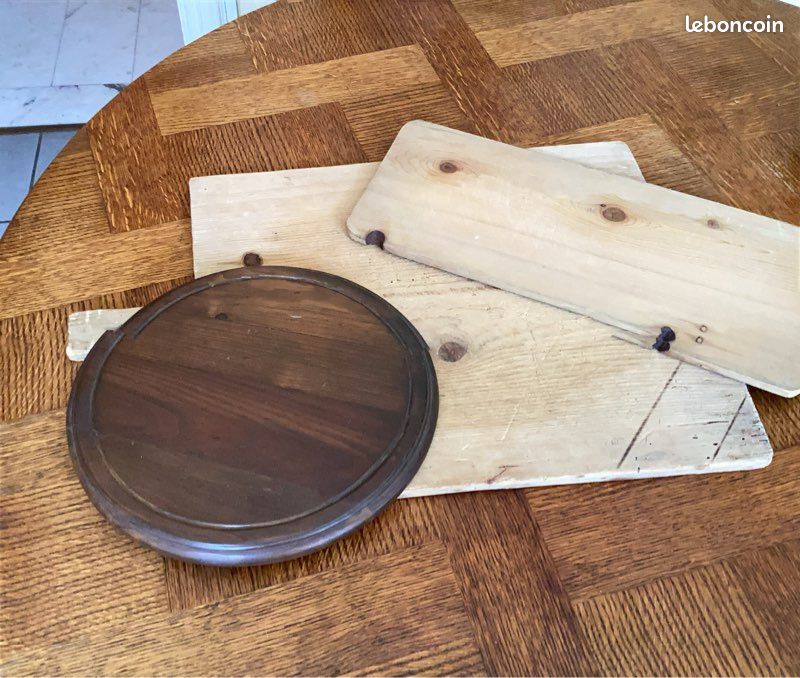 Lot de trois planches à découper en bois, différents modèle (image 1)