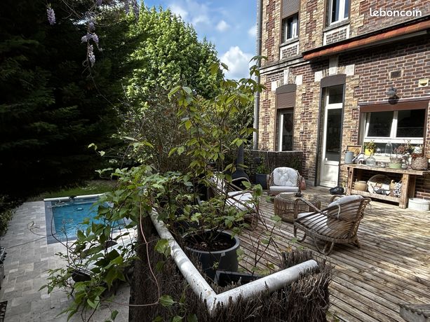 Maison 12 pièces 365 m²