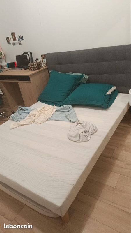 Lit (image 1)