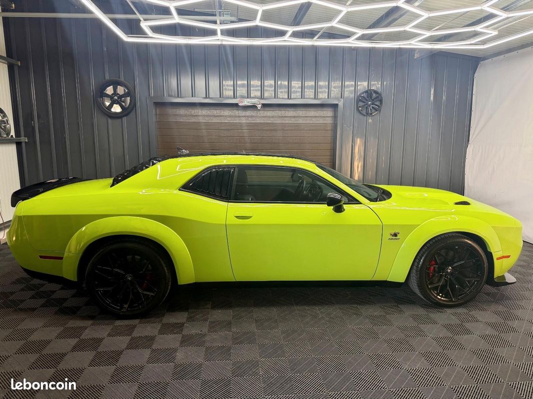 Dodge CHALLENGER R/T Scat Pack Widebody V8 6.4 492 ch – CarPlay – Caméra – Harman Kardon (image 22)