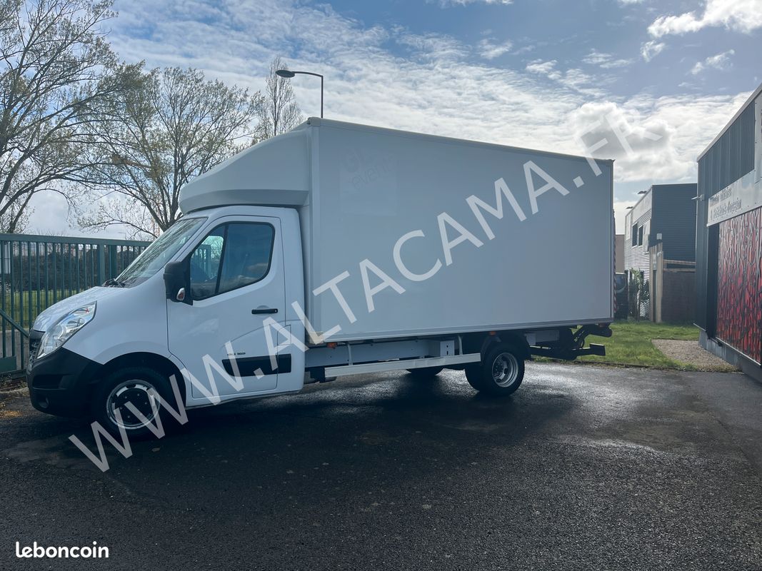 24 000 HT - RENAULT MASTER 165CV 2.3DCI FOURGON 22m3 HAYON ELEVATEUR DHOLLANDIA ROUES JUMELEES (image 1)