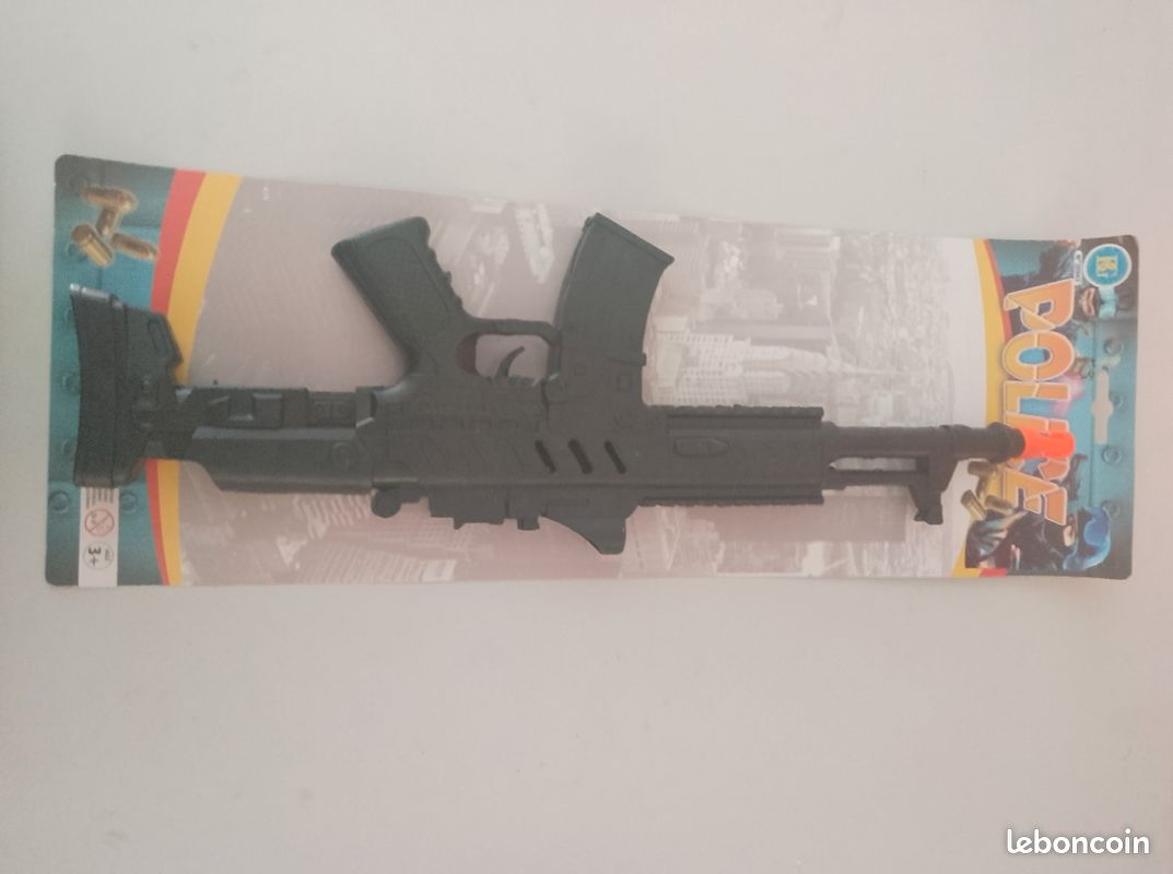Pistolet mitrailleur (image 1)