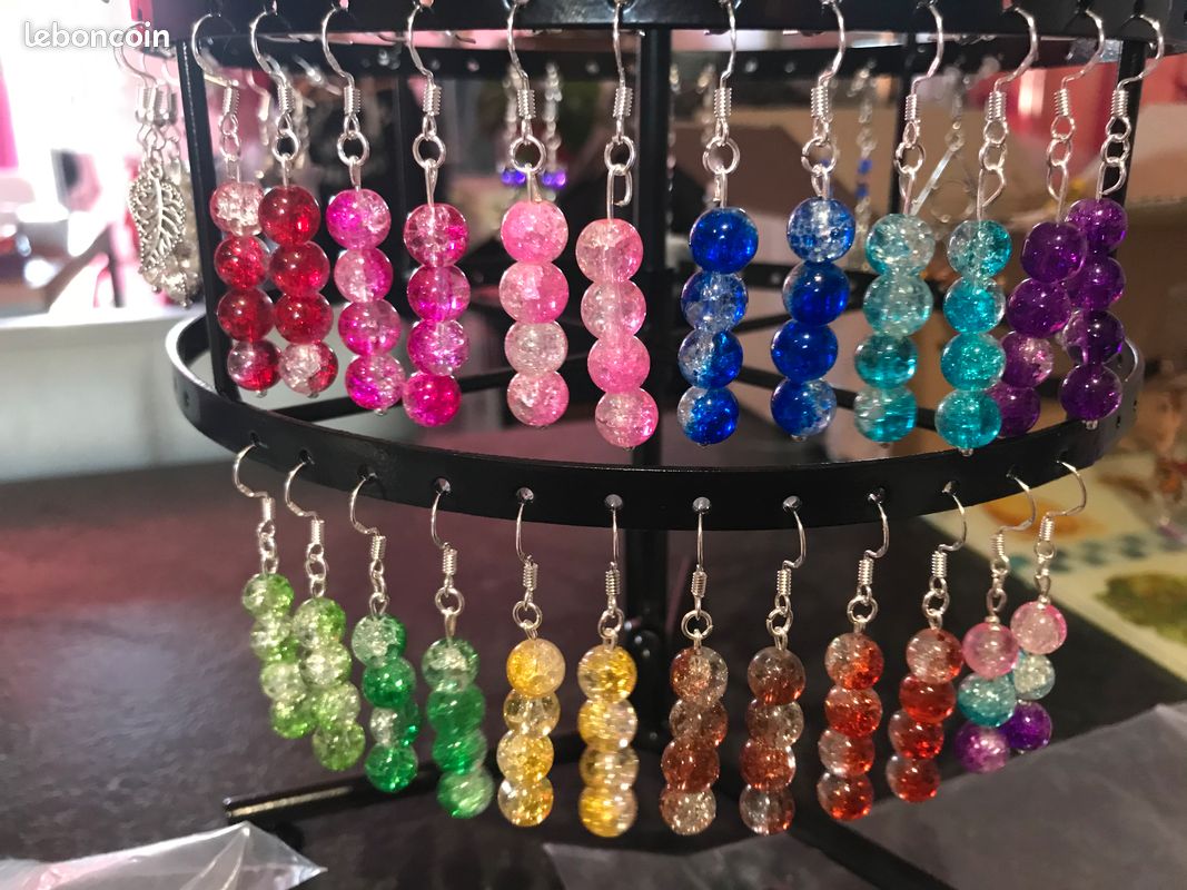 Boucle d’oreille artisanale (image 1)