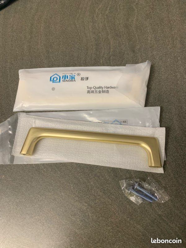 M4TEC Courbe Arc Bâton Cuisine Armoire Porte Poignées Placard Tiroir Chambre Meubles Tirer Chrome. Série O4: Entraxe 96 Mm