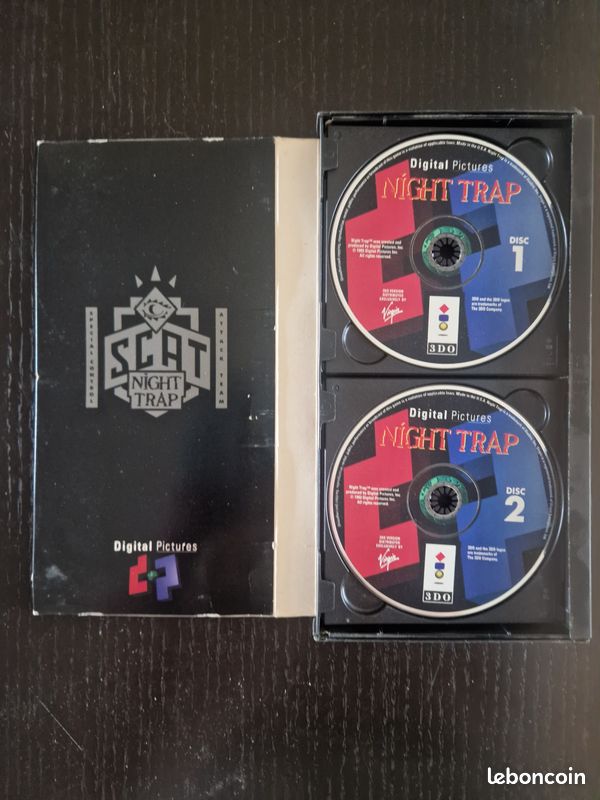 Night Trap 3DO – Big Box – 2 CD – Jeu rétro collector (image 2)