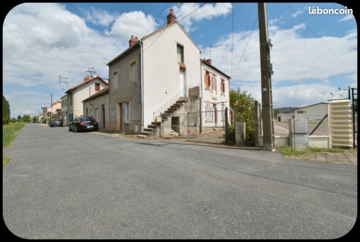 Immeuble 8 pièces 155 m² · à Montluçon · 155 m² · 68 000 €
