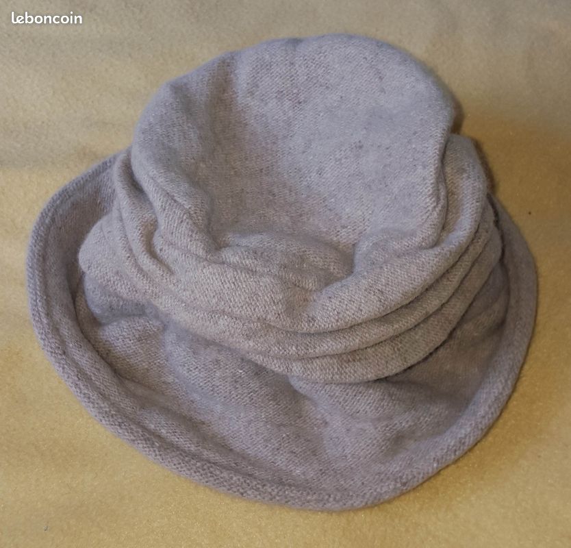 Chapeau lainage taille 55 (image 1)