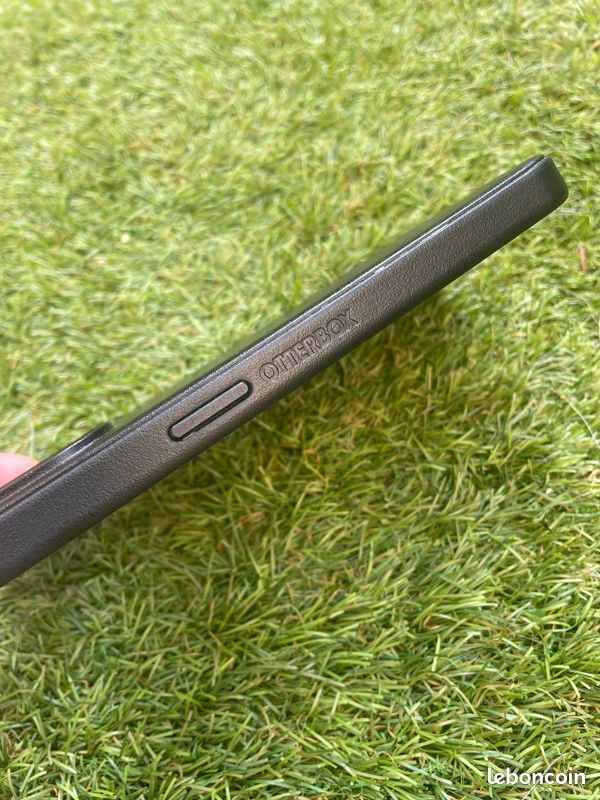 Coque de protection iPhone 15 Otterbox (image 5)