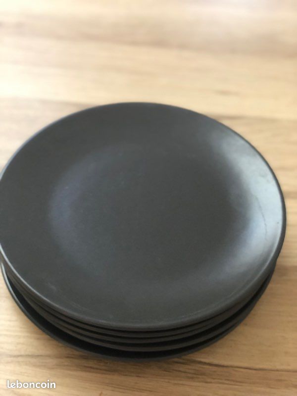 Vends lot d’assiettes (image 1)