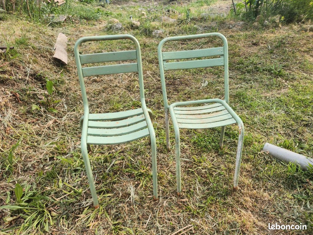 Chaise en fer le Lot de 2.
Me (image 1)