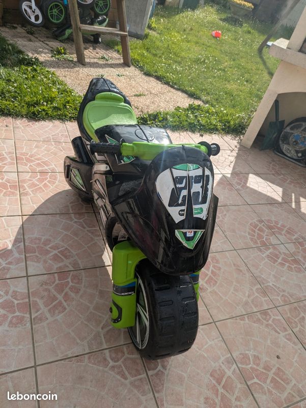 Moto porteur (image 1)