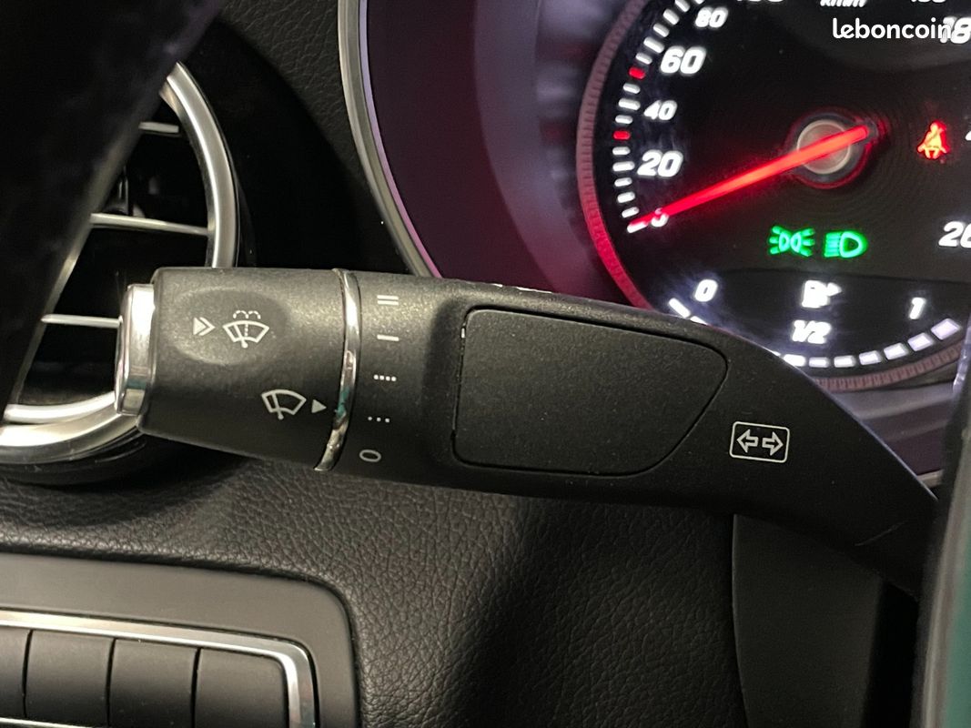 MERCEDES GLC COUPE 220 d 9G-Tronic 4Matic Executive Avec Suivi Mercedes + Régulateur + Clim Auto + Bluetooth + Toit Ou (image 32)