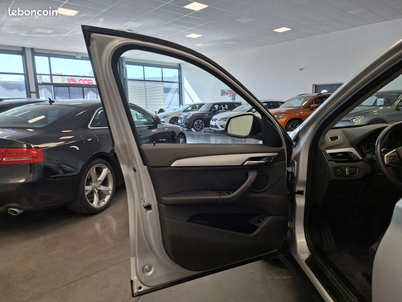 Bmw X1 (F48) Xdrive 2.0 i turbo 192 ch XLine 4x4 / GPS / Caméra / Régulateur / Radar / 1ère m (image 27)