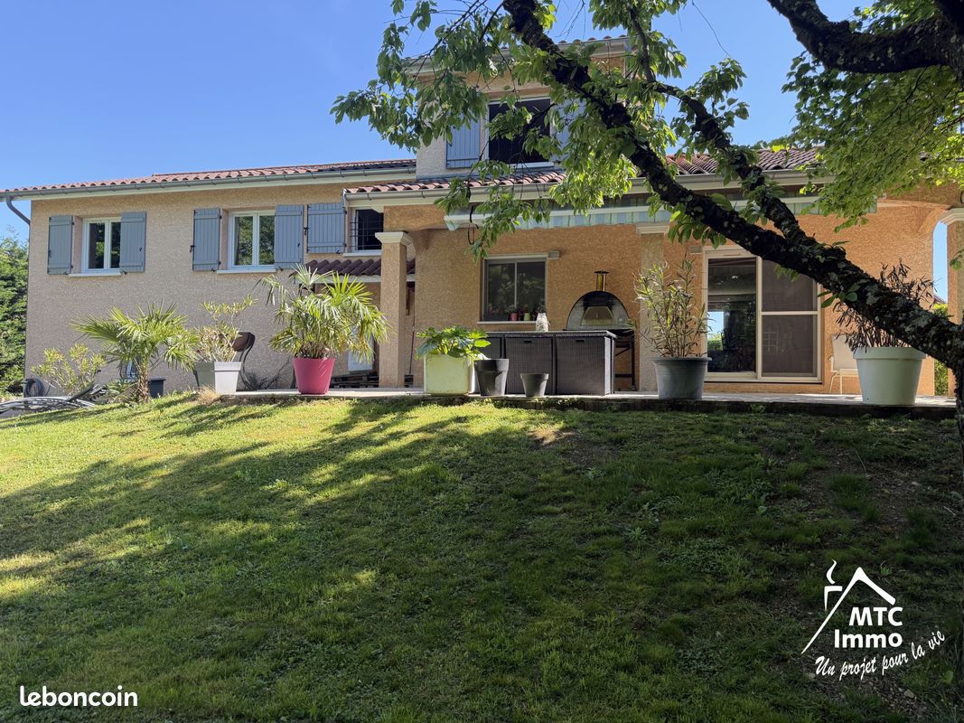 Maison 7 pièces 158 m² · à Villefontaine · 158 m² · 449 000 €