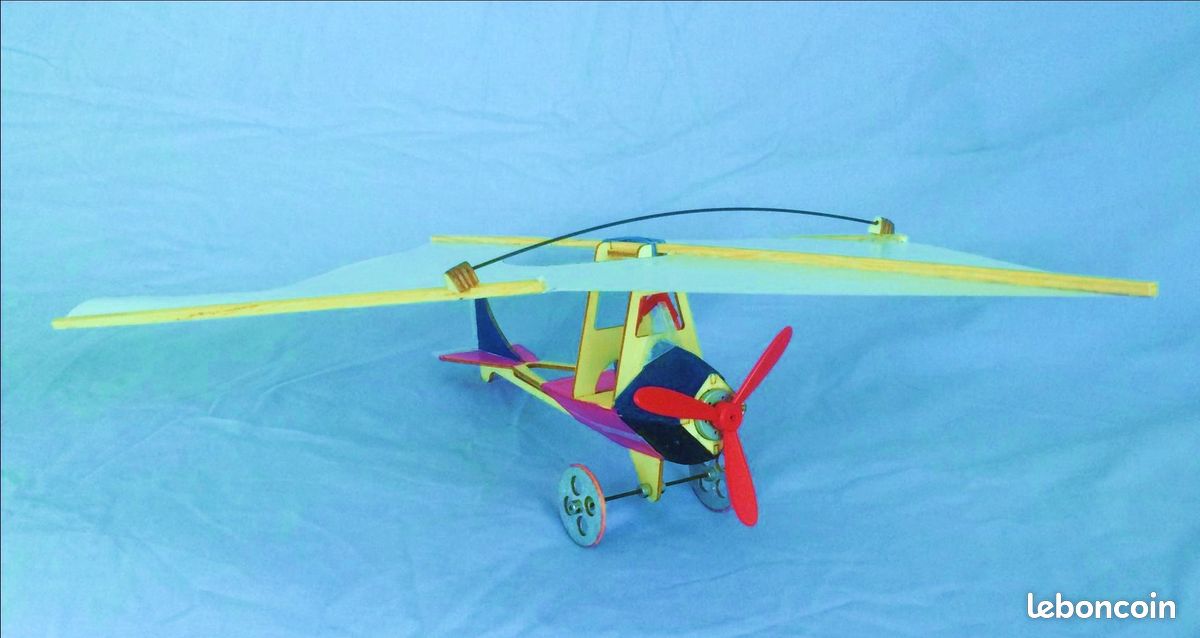 AVION EN BOIS MOTORISE FACILE ET LEGER DE 50 cm - Charge rapide - LUCAPLANE L2 (image 1)