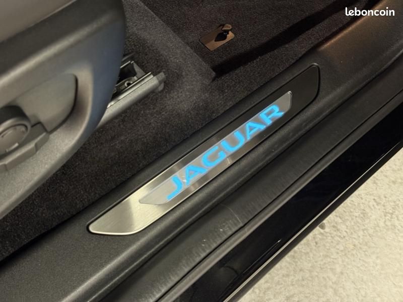 Jaguar E-Pace P270e PHEV 269ch R-Dynamic SE (image 21)