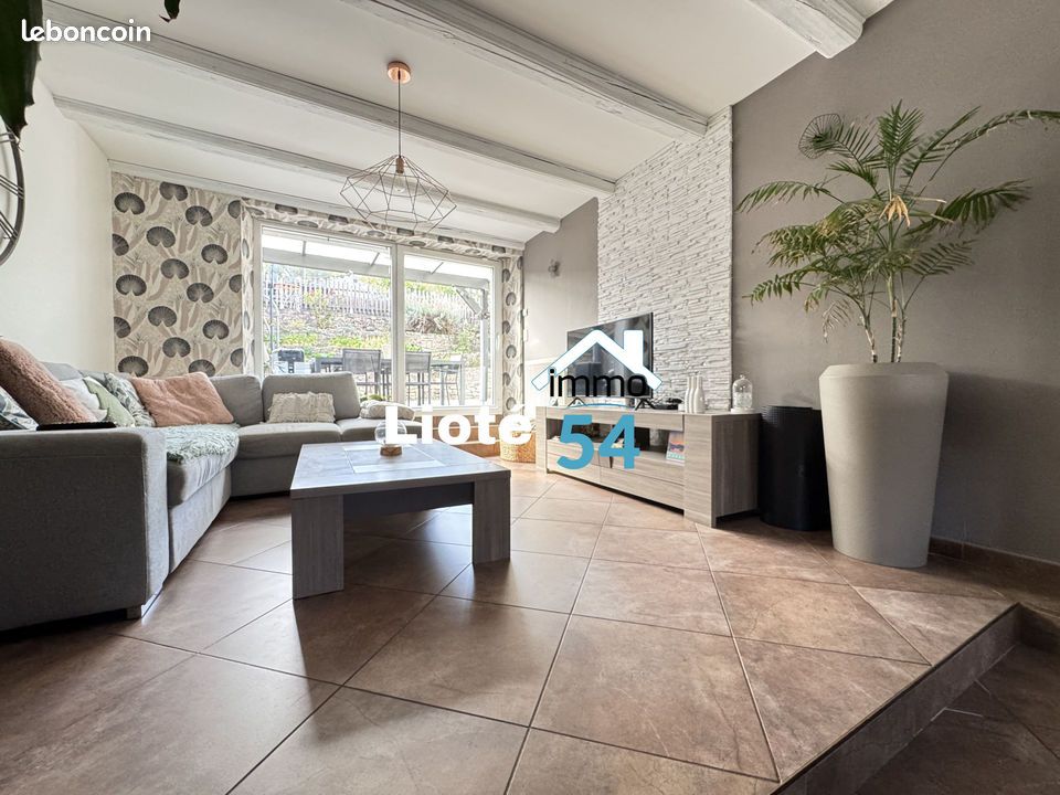 Maison 8 pièces 183 m² · à Bayon · 183 m² · 225 000 €