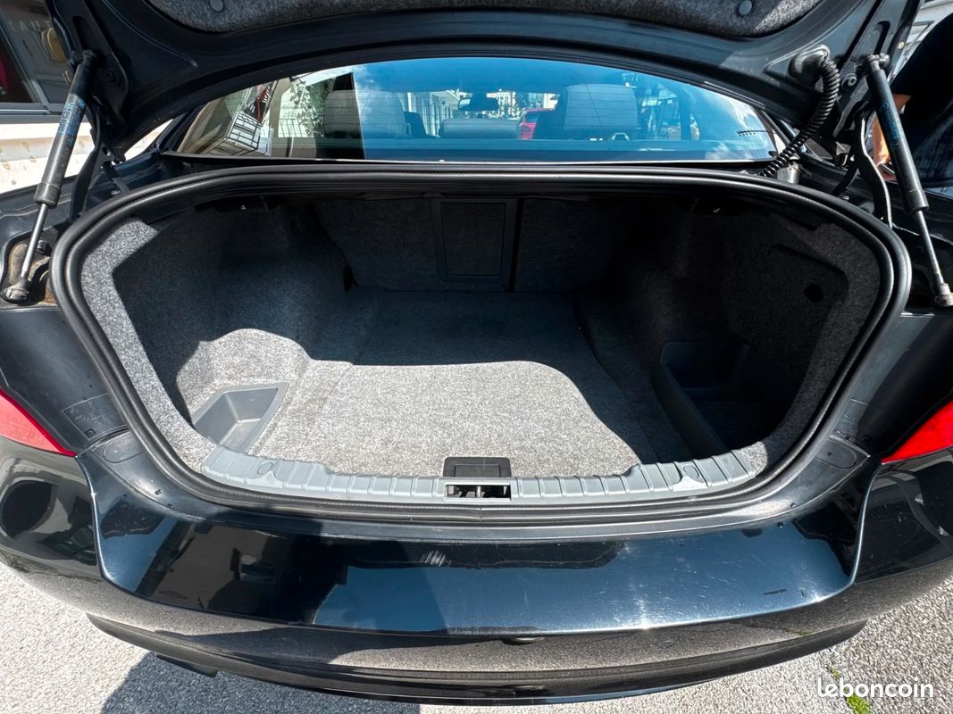 BMW SERIE 3 E90 318i 143ch (image 21)