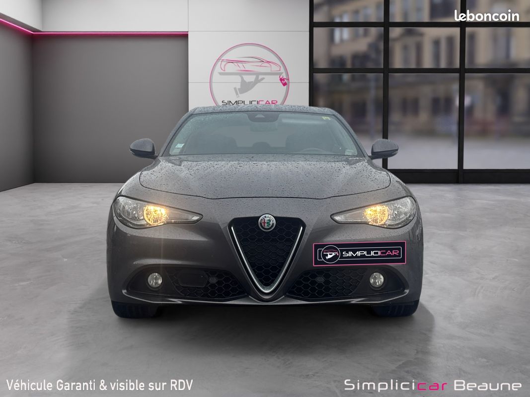 ALFA ROMEO GIULIA 2.2D 136 EDIZIONE AT 136Ch Garantie 12 mois (image 2)