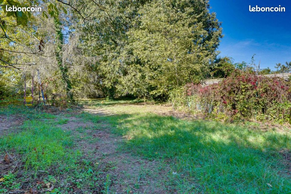 Terrain 500 m² Saint Sulpice Et Cameyrac · à Saint-Sulpice-Et-Cameyrac · 132 000 €