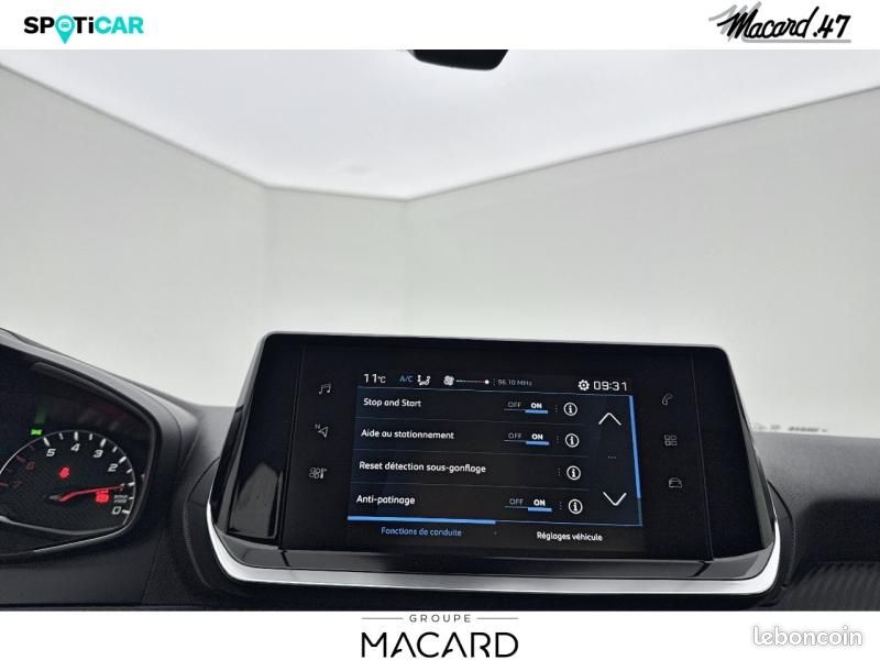 Peugeot 2008 1.2 PureTech 100ch S&S Active (image 25)