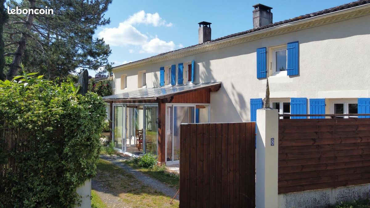 Maison 12 pièces 318 m² · à Saint-André-de-Lidon · 318 m² · 480 000 €