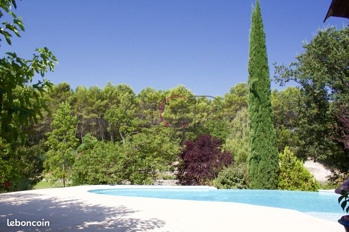 Maison 7 pièces 280 m²