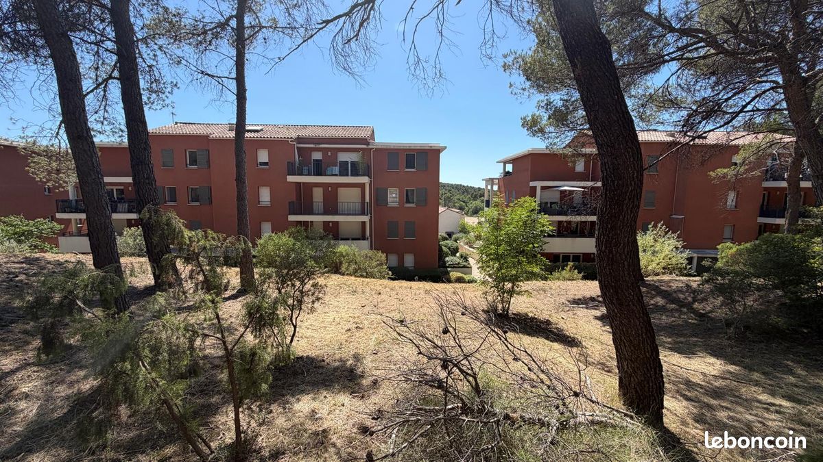 Appartement 2 pièces 44 m² · à Châteauneuf-le-Rouge · 44 m² · 262 000 €