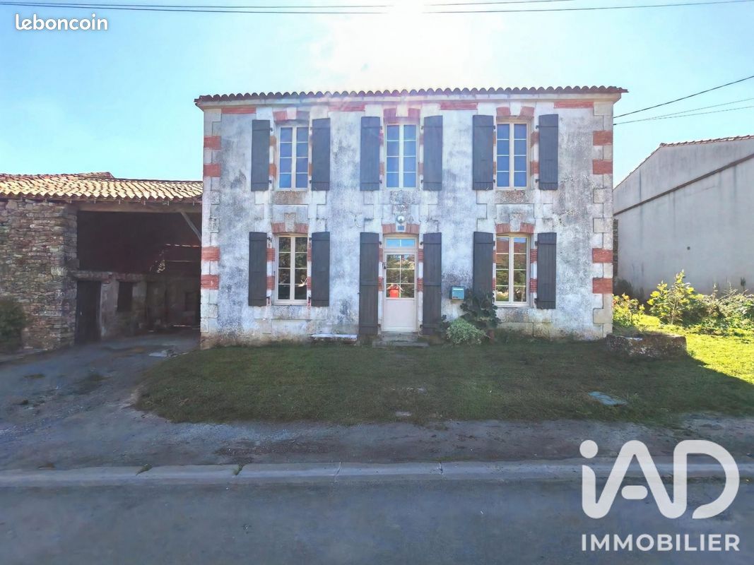 Maison 4 pièces 97 m² · à Saint-Juire-Champgillon · 97 m² · 104 000 €