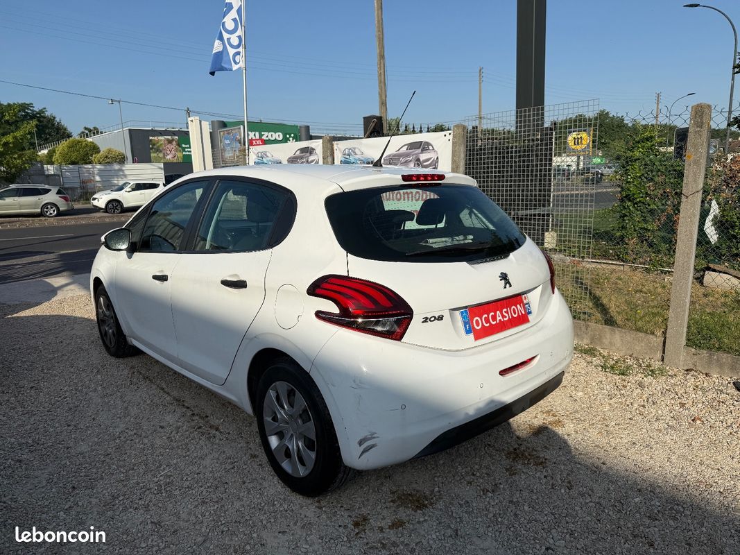 PEUGEOT 208 1.2 82ch Style uniquement pour l'export (image 6)