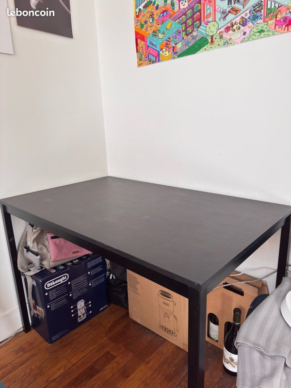 Table IKEA Noir (image 1)