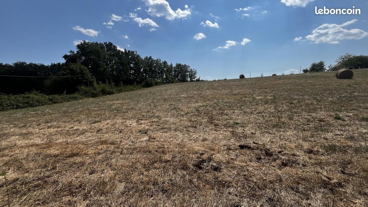 Terrain 1 980 m² Saint Martin Des Combes · à Saint-Martin-des-Combes · 28 000 €