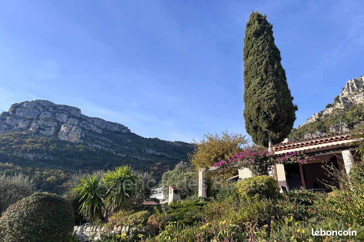 Maison 4 pièces 117 m² · à Saint-Jeannet · 117 m² · 624 000 €