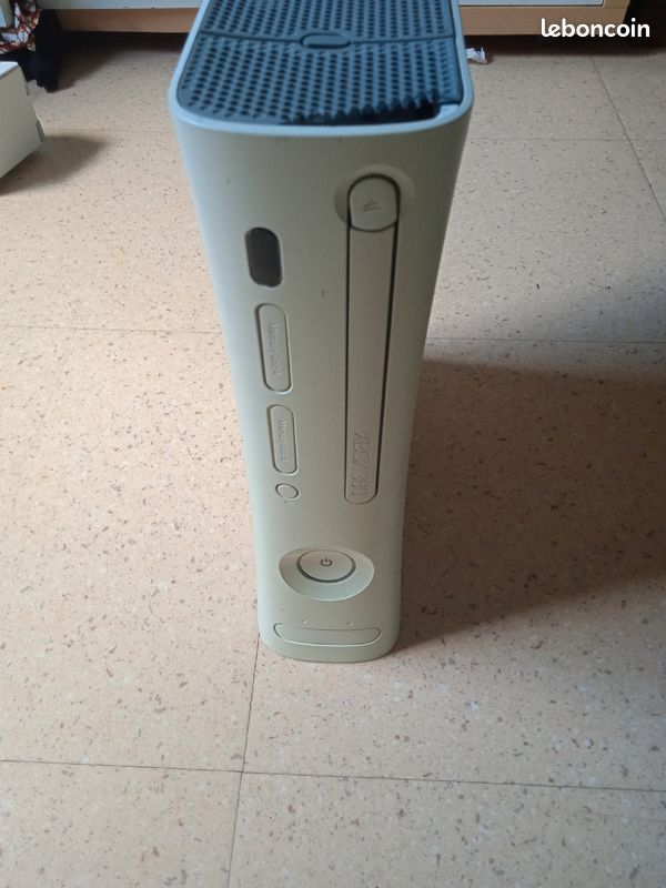 Xbox 360 (image 1)