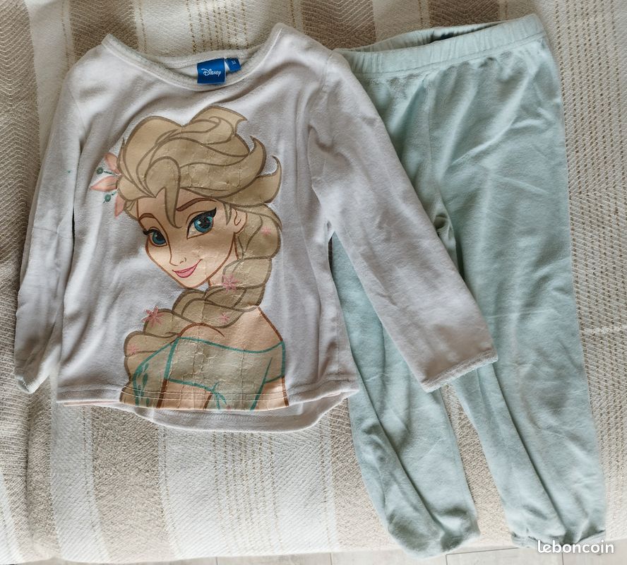 Pyjama Elsa La reine des neiges taille 4ans fille Vêtements