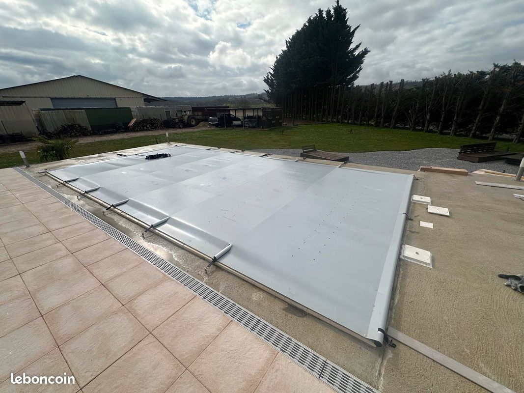 Bâche sécurité piscine (image 1)