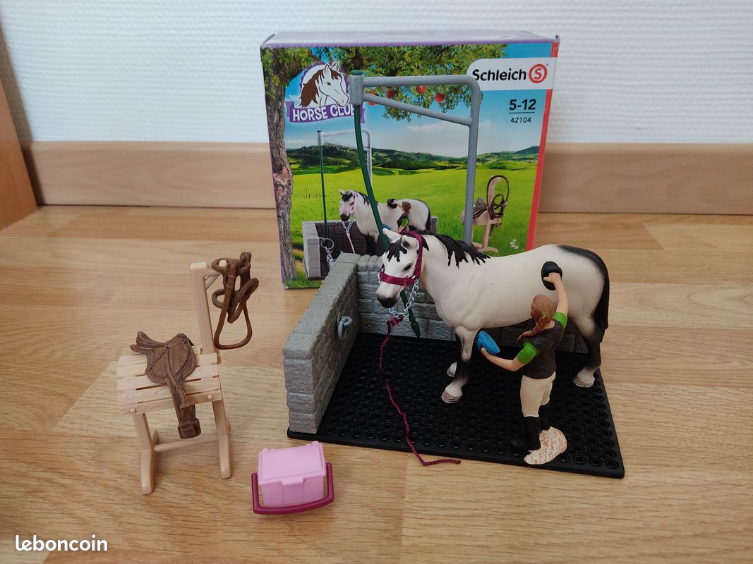 Schleich Horse Club - Box Lavage Chevaux - 11 Pièces Avec Figurine Cheval, Cavalier Et Accessoires - Jouet 3 Ans Et Plus
