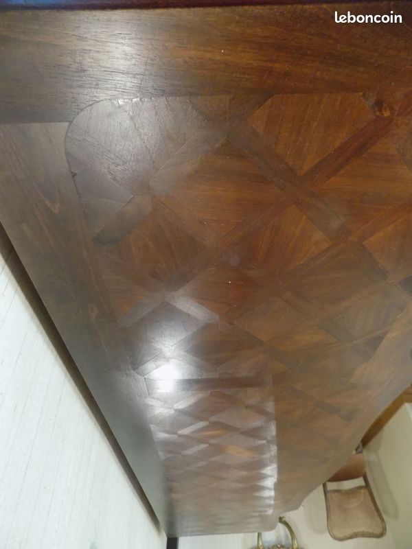Table en noyer massif réalisée par un ébéniste (image 2)