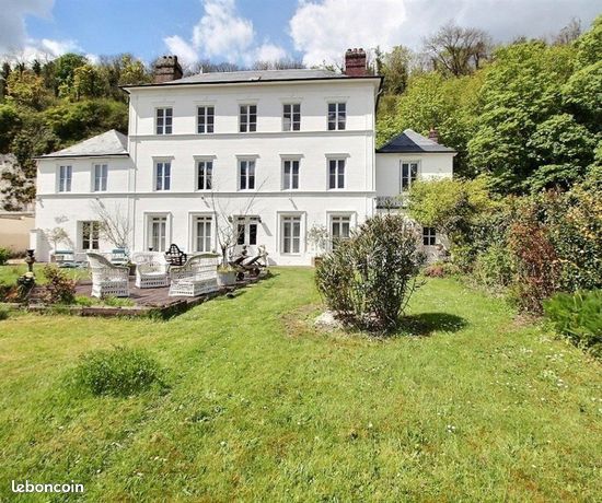 Maison 10 pièces 352 m²