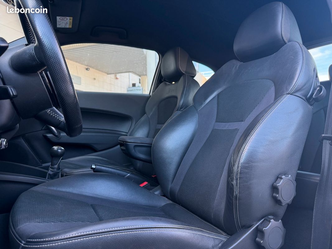 Audi A1 Phase 2 Sline 1.4 TSI 125 cv - Sièges cuir (image 6)