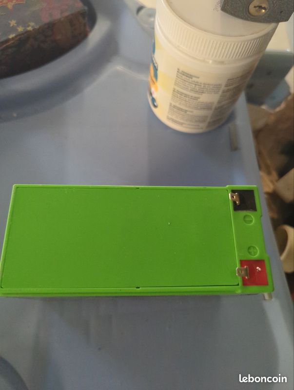 Batterie plomb-acide étanche (AGM, sans entretien) ENERGY POWER EPW12V7.2 FR, 12V - 7,2Ah. Boîtier flamme retardante (CE, V0), non-renversable (image 2)
