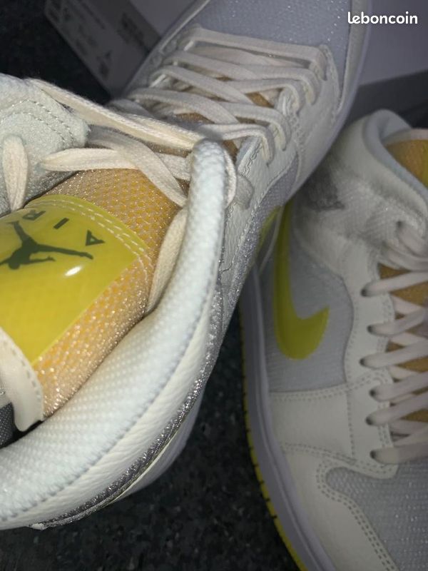 Jordan 1 mid clr ll (image 2)