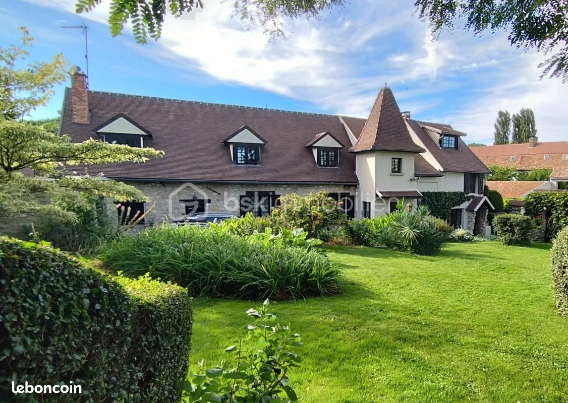 Maison 10 pièces 250 m² · à Claye-Souilly · 250 m² · 629 000 €