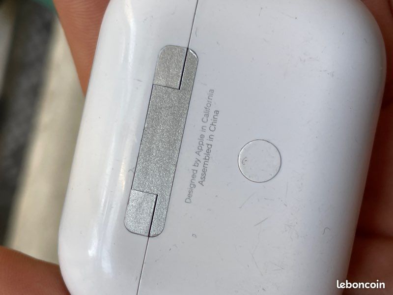 AirPod (image 4)
