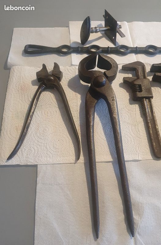 RARE OUTIL ANCIEN DE CORDONNIER PRESSE A ŒILLET DAUDE Collection - Antiquité - Art