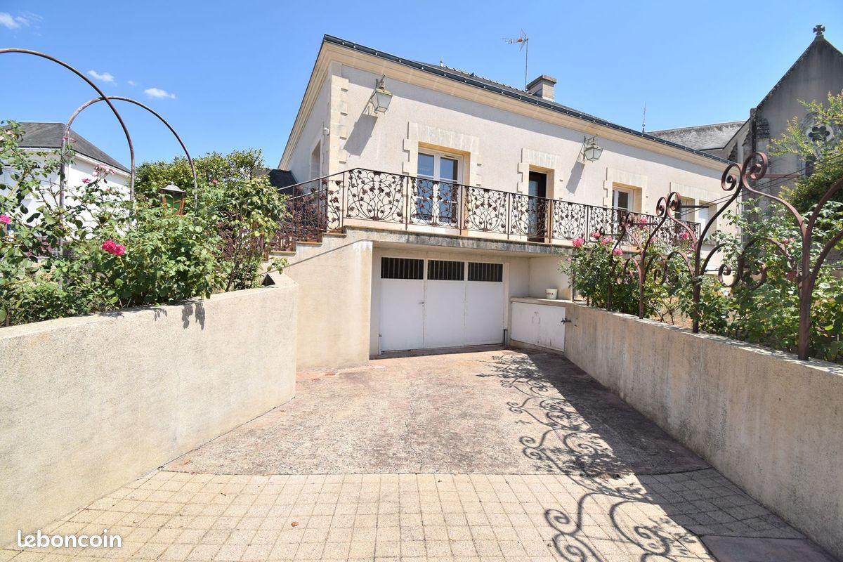 Maison 8 pièces 228 m² · à Rocheservière · 228 m² · 304 500 €