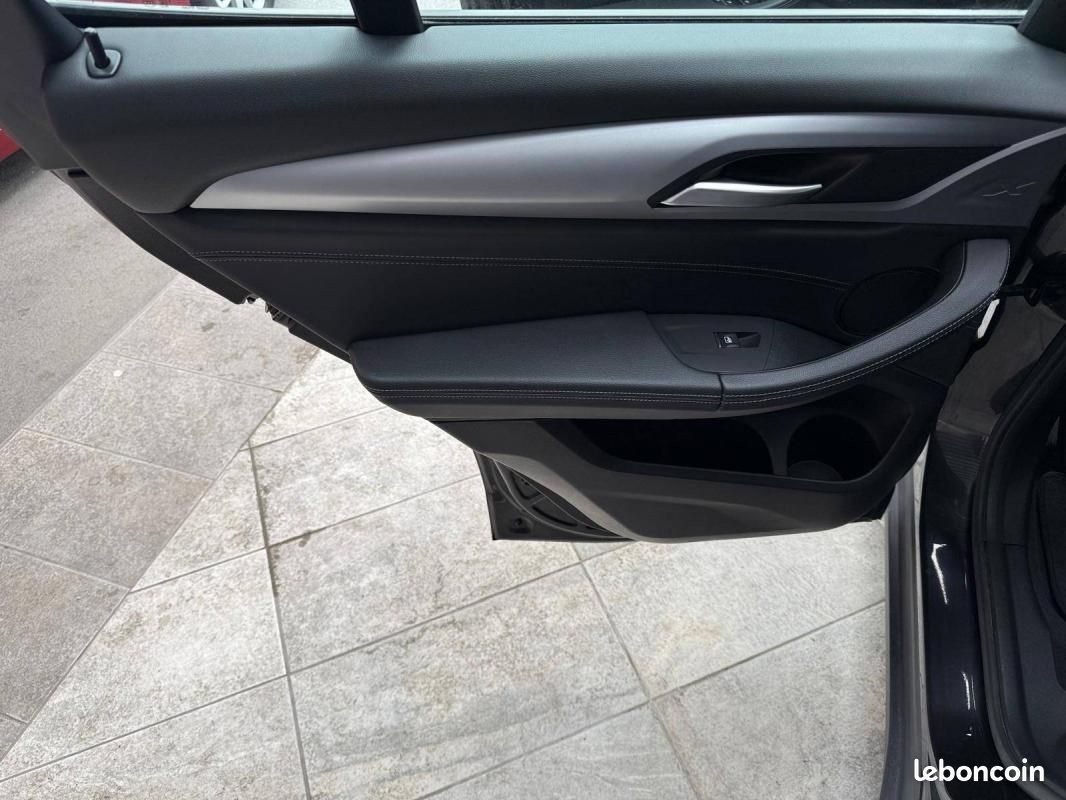 BMW X3 G01 sDrive18d 150ch BVA8 Business Design (image 22)