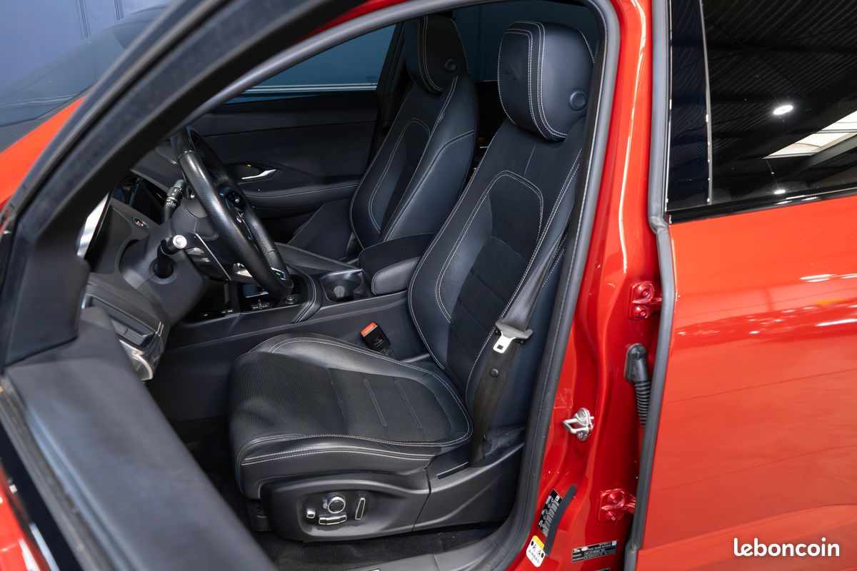 Jaguar E-pace P200 FlexFuel MHEV AWD 2.0 200ch R-Dynamic HSE - 1ère main - Jaguar approved (image 4)