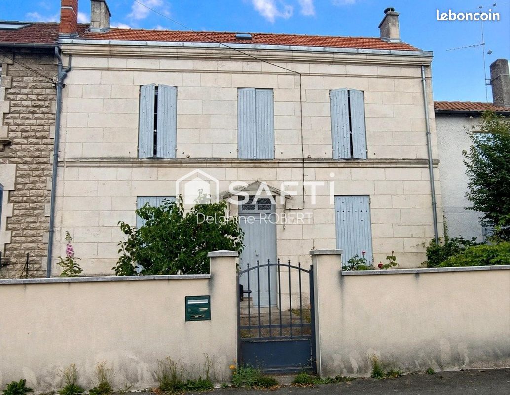 Maison 5 pièces 108 m² · à Saintes · 108 m² · 185 000 €