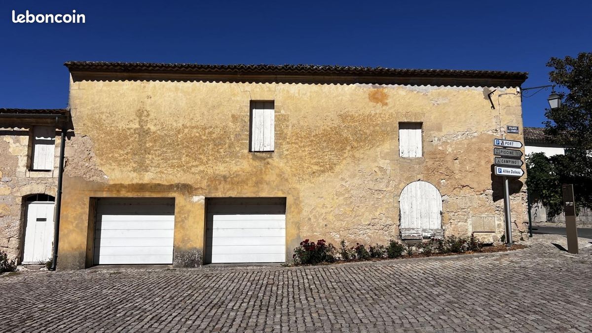 Parking 65 m² · à Bourg · 65 m² · 54 000 €